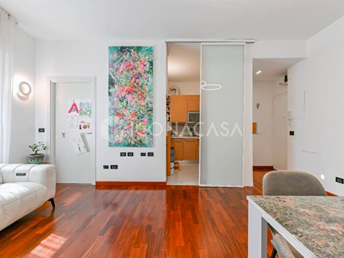 Appartamento trilocale in vendita in Via Atto Vannucci, Porta Romana Medaglie d'Oro, Milano