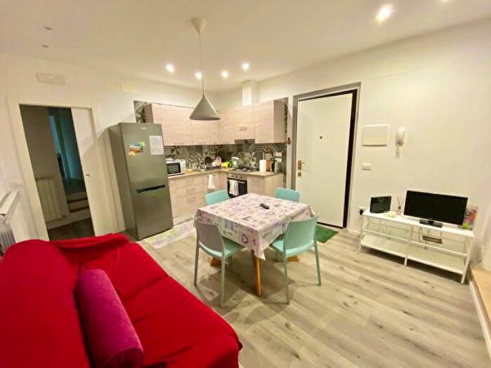 Appartamento con 5 locali in vendita in Via S Margherita, Urbino