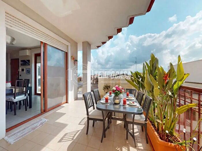 Appartamento quadrilocale in vendita in Via Vecchia Rutigliano, Turi