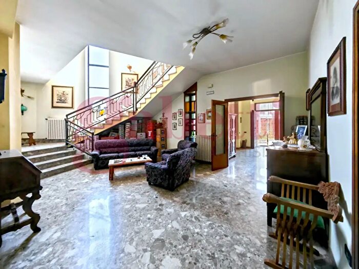 Casa con 8 locali in vendita in Via del Frasso, Dugenta