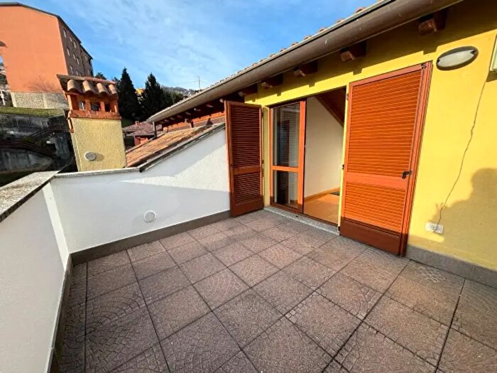 Appartamento quadrilocale in vendita in Via Alessandro Manzoni, Gazzaniga