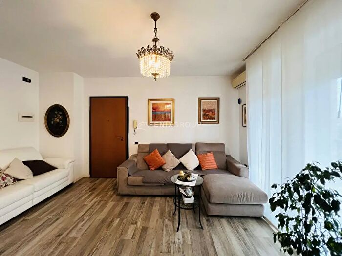 Appartamento trilocale in vendita in Via Nicolò E Pietro Luxardo, Padova