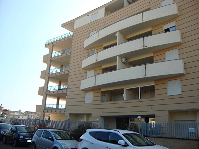 Appartamento trilocale in affitto in Via Arno, Guardapasso, Aprilia