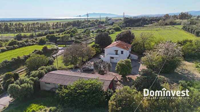 Casa con 12 locali in vendita in Selva Nera, Capalbio