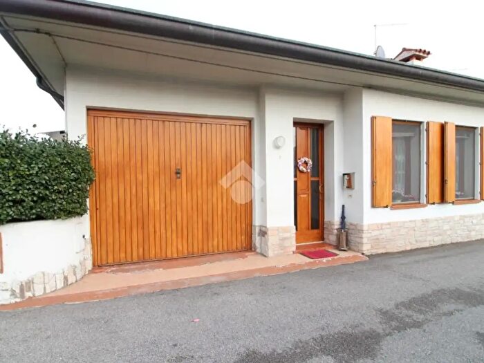Casa bilocale in vendita in Borgo Capitelvecchio, Bassano Del Grappa
