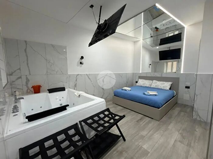 Appartamento monolocale in vendita in Via Bosco di Capodimonte, Napoli