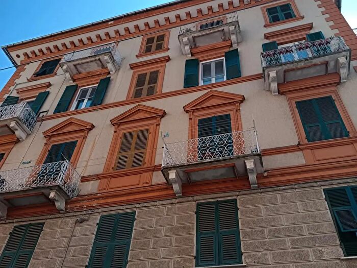 Appartamento trilocale in vendita in La Spezia