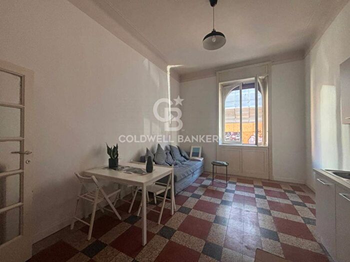 Appartamento trilocale in affitto in Via Volturno, Isola, Milano