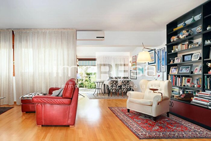 Casa con 9 locali in vendita in Via Callalta, Silea