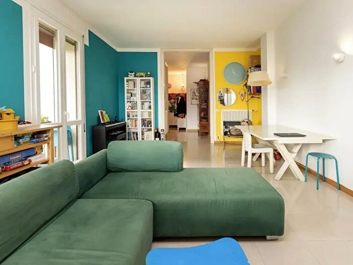 Appartamento con 7 locali in vendita in Via Milano, Camaiore