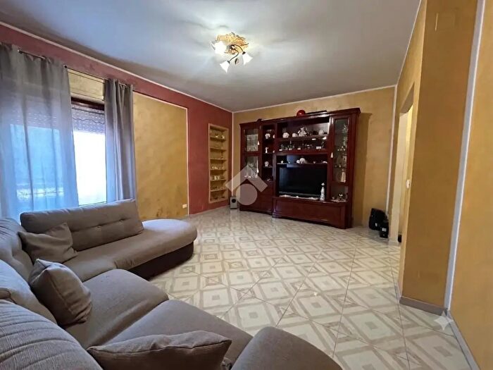 Appartamento trilocale in vendita in Via Antonio Pizzuto, Palermo