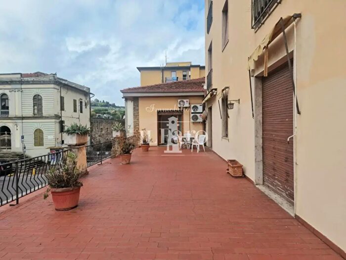 Appartamento con 7 locali in vendita in Ntonio Gramsci, Signa