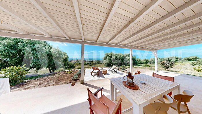 Casa con 7 locali in vendita in Contrada Scalonazzo Snc, Scicli