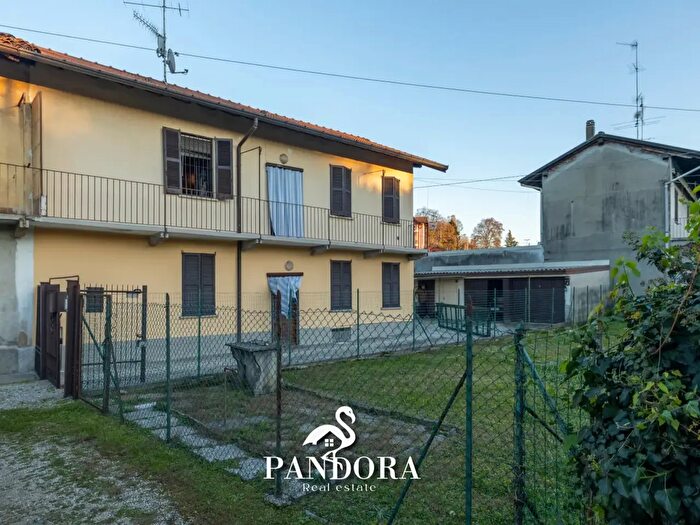 Casa trilocale in vendita in Via Giuseppe Mazzini, Somma Lombardo
