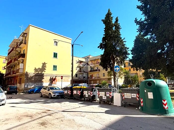 Appartamento trilocale in vendita in Piazzale San Giuseppe Artigiano, Foggia
