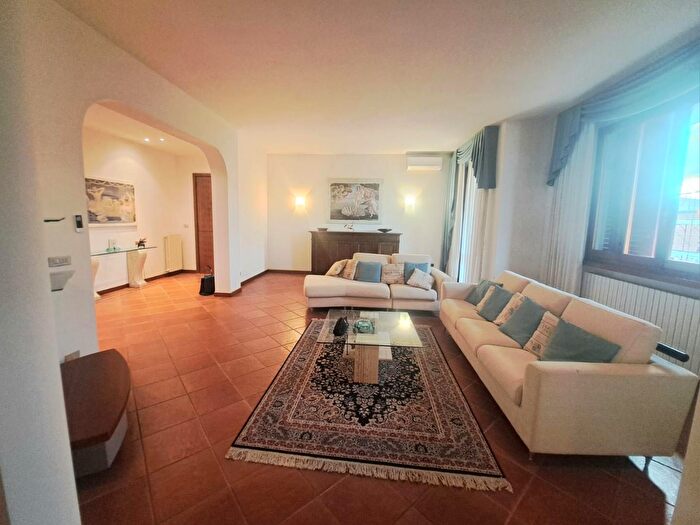 Appartamento con 6 locali in affitto in Empoli