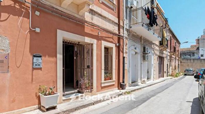 Casa quadrilocale in vendita in Via Bologna, Lentini