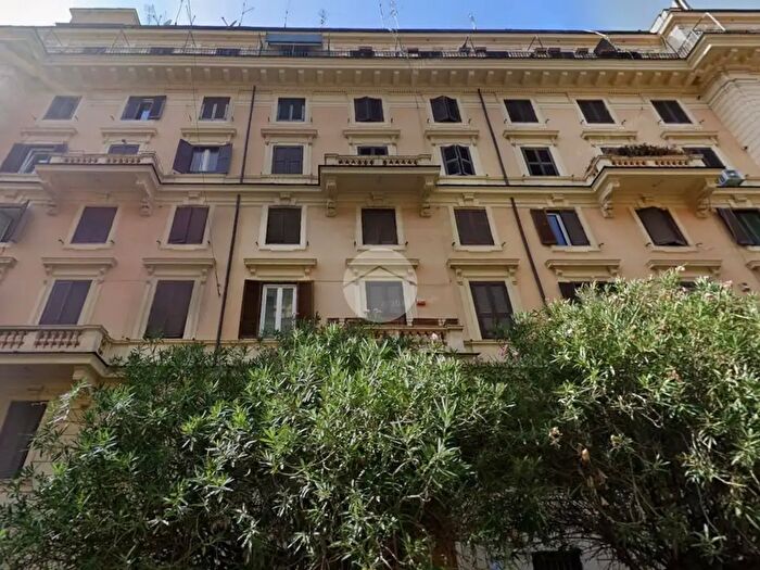 Appartamento trilocale in vendita in Via Domenico Cimarosa, Roma