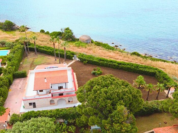 Casa con 6 locali in affitto in Via delle Bermude, Arenella, Siracusa