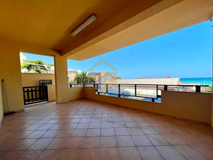 Appartamento quadrilocale in vendita in Via del Leone, Alcamo