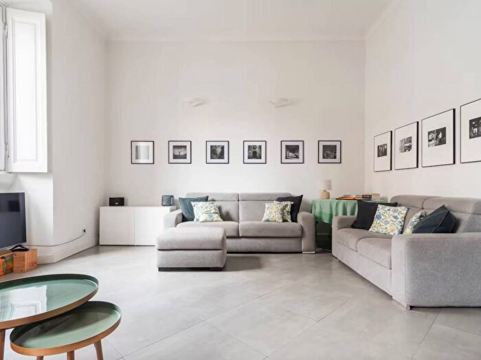Appartamento trilocale in affitto in Via Giovan Battista Pergolesi, Buenos Aires, Milano