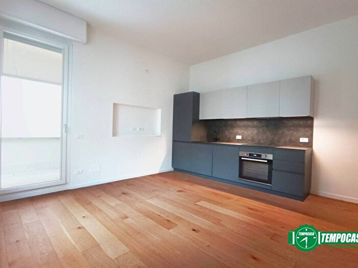 Appartamento trilocale in affitto in Via Giovanni Boccaccio, Vincenzo Monti, Milano