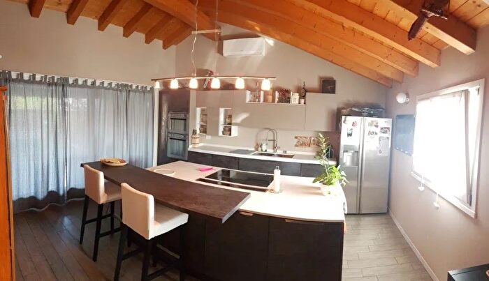 Casa con 10 locali in vendita in Pandino