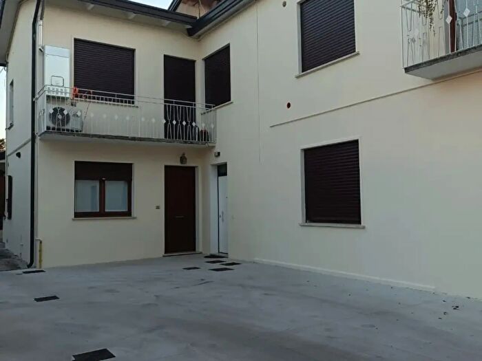 Appartamento con 5 locali in affitto in Via Roma, Albignasego