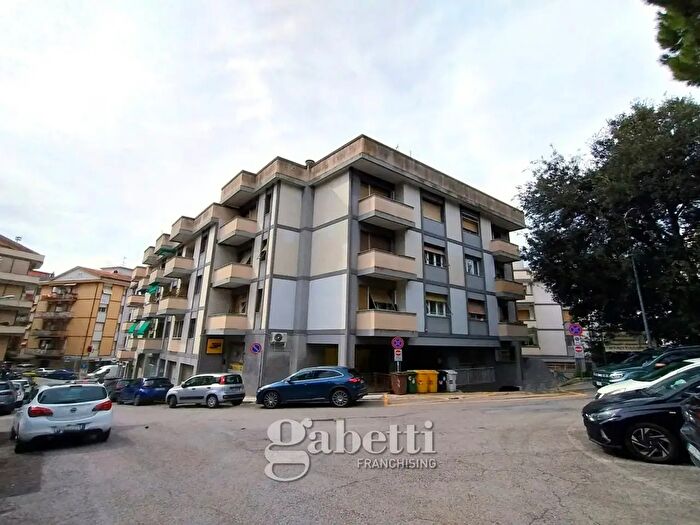 Appartamento quadrilocale in vendita in Via Marcello Marini, Ancona
