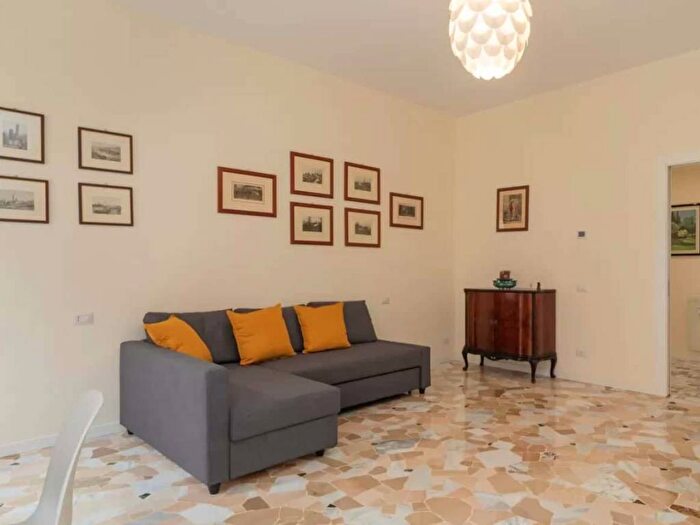Appartamento trilocale in affitto in Via Pietro Orseolo, Solari, Milano