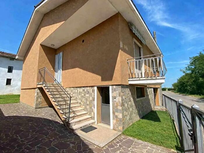 Casa trilocale in vendita in Via Italia, Trino
