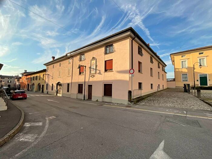 Appartamento trilocale in affitto in via Colleoni, Calcinate