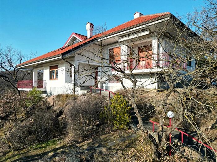 Casa con 6 locali in vendita in Via Giacomo Saudino, Ivrea