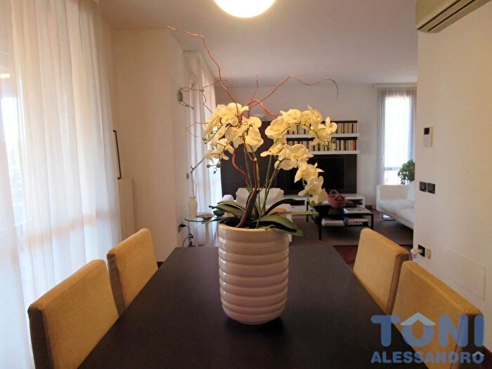 Appartamento con 6 locali in affitto in Empoli