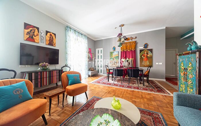 Appartamento quadrilocale in vendita in Viale Piave, Milano