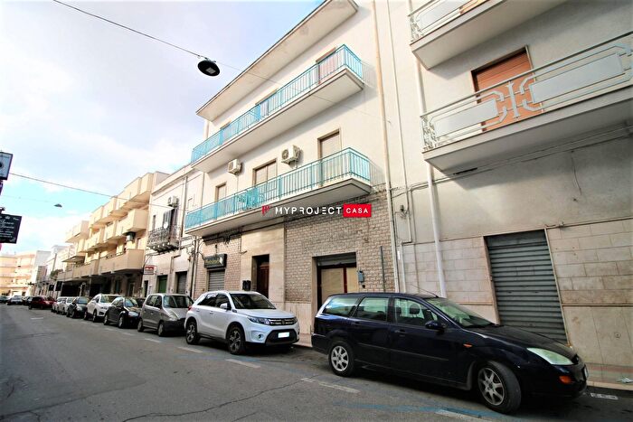 Appartamento trilocale in vendita in Corso Vittorio Emanuele Lll, Crispiano