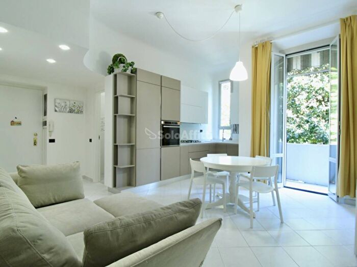 Appartamento trilocale in affitto in Via Vigilio Inama, Città Studi, Milano