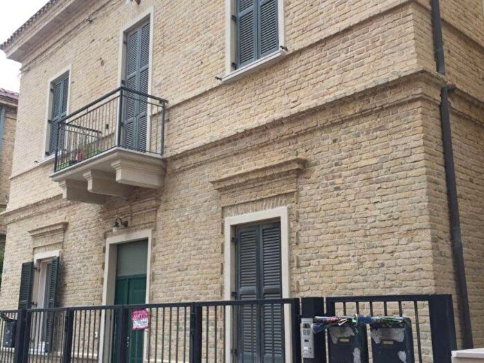 Appartamento trilocale in affitto in Via Giovanni Boccaccio, Piazza Salotto Corso Umberto, Pescara