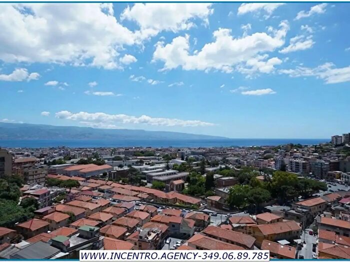 Appartamento trilocale in vendita in Via Santa Marta, Messina