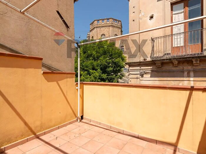 Casa trilocale in vendita in Via Santa Sofia, Caltagirone