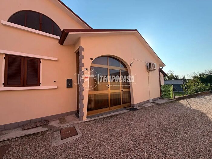Casa quadrilocale in vendita in Via Voghera, Sannazzaro De' Burgondi