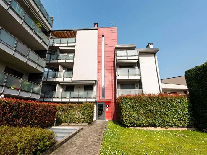 Appartamento bilocale in vendita in Via Volturno, Lissone