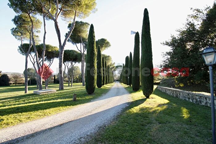 Casa con 10 locali in vendita in Anagni
