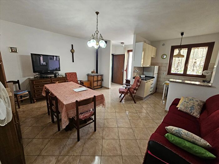 Appartamento con 5 locali in vendita in Via Bruno Buozzi, Castiglione Del Lago