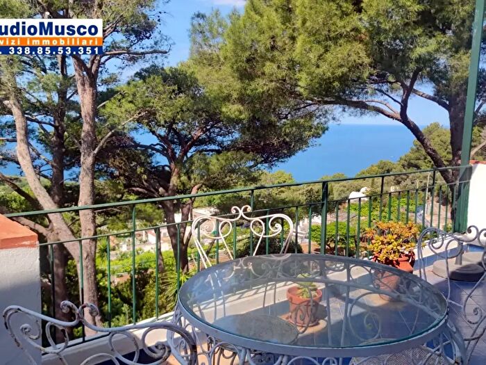 Appartamento quadrilocale in vendita in Salita Ceselle, Anacapri
