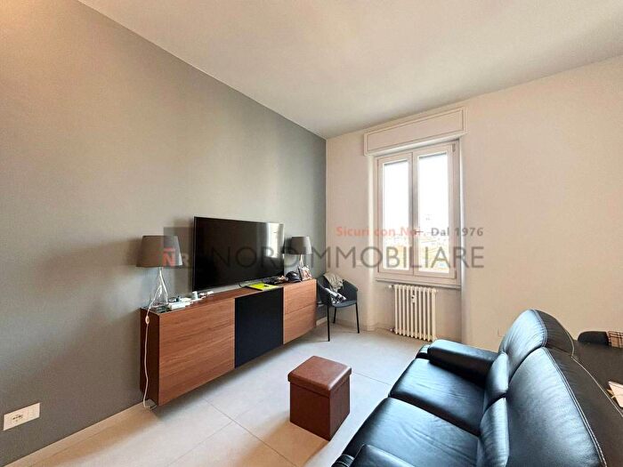 Appartamento trilocale in affitto in Via Fratelli Porcellaga, Loggia Garibaldi, Brescia