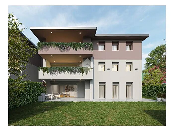 Appartamento quadrilocale in vendita in Via San Martino, Treviglio