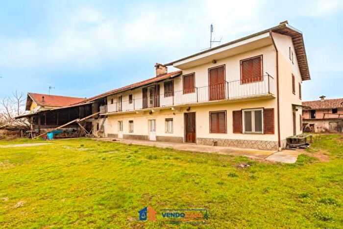 Casa con 6 locali in vendita in Frazione San Nicola, Villafranca Piemonte
