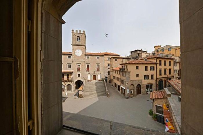 Casa con 6 locali in vendita in Vicolo Boni, Cortona