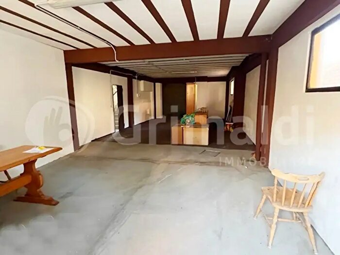 Appartamento trilocale in vendita in Via Carlo Antoni, Roma